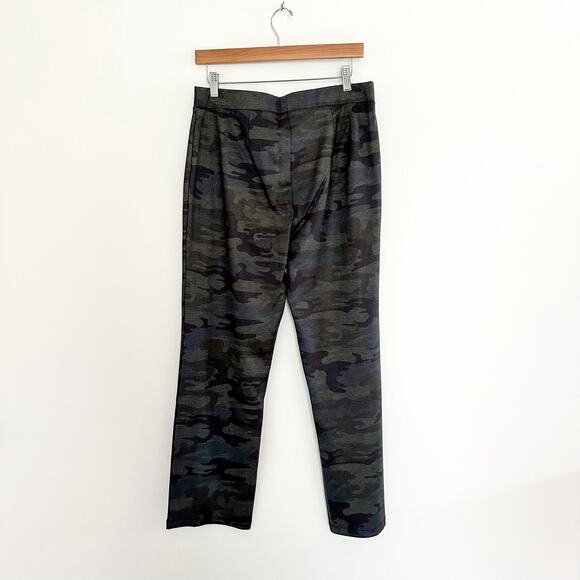 Sanctuary Carnaby Kick Crop Semi High Rise Legging in Full Moon Camo XL - Picture 3 of 9